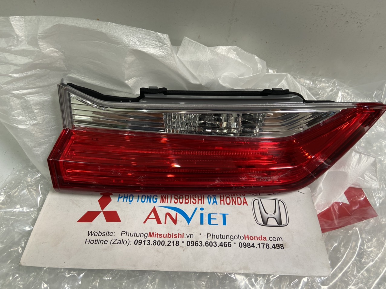 Đèn lái sau trên cốp xe Honda CRV 2017-2020